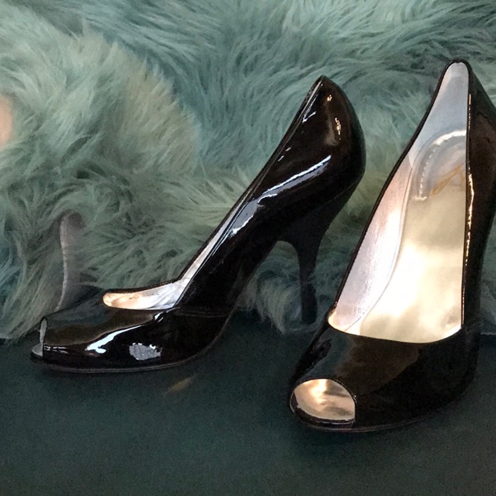 J Vincent Patent Leather Peep Toe Pumps 8M New